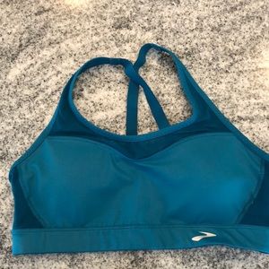 Brooks sports bra size M